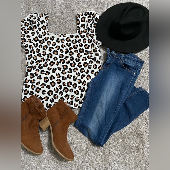 LuLaRoe Tops - NWT LuLaRoe Marissa Top